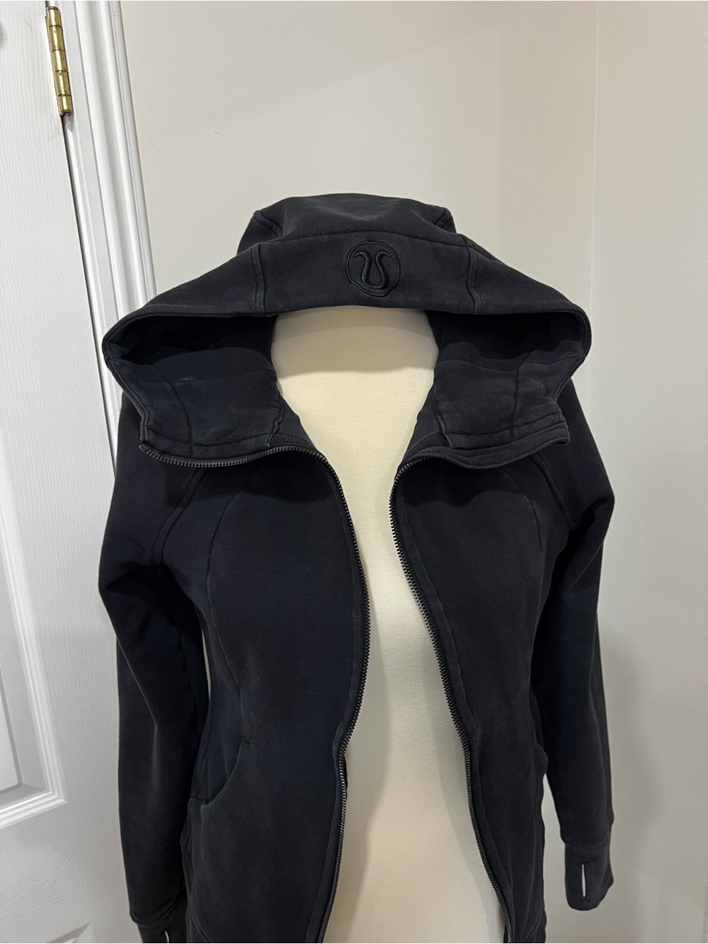 Lululemon Scuba Hoodie Cotton Fleece Black Size 6 Long Sleeve Comfy Long Sleeve - Picture 12 of 13
